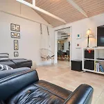 Vakantiehuis Lovely In With Wifi *